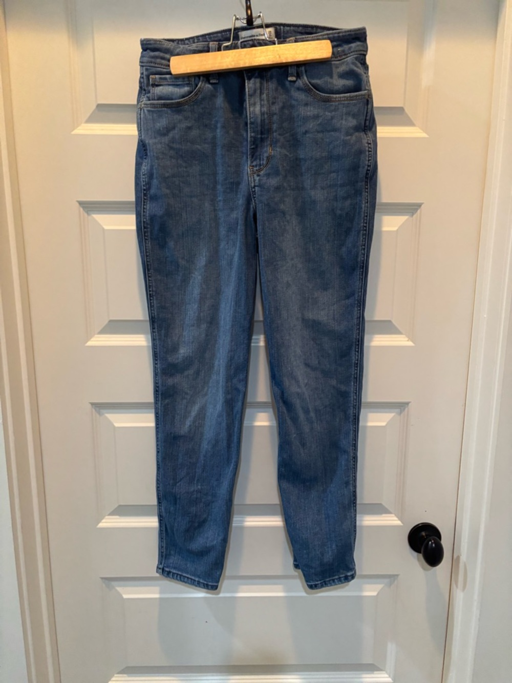 Abercrombie & Fitch Light-to-Medium Blue High-Rise Mom Jeans